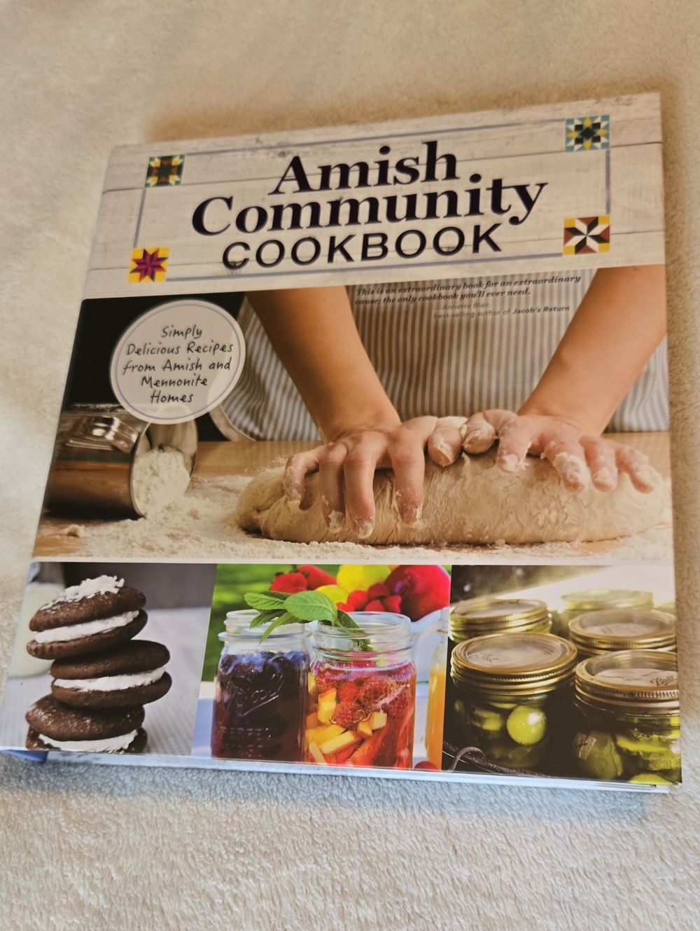 Amish Community Cookbook By Carole Roth Giagnocavo